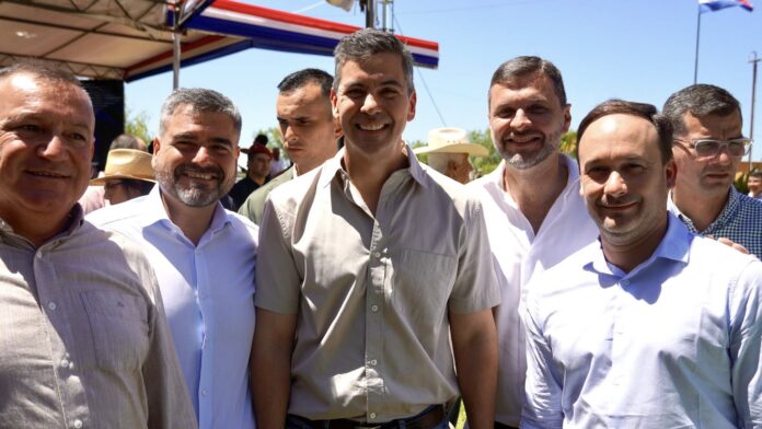 Intedente Mariano Horaechea acompaño al Gobernador en Paraguay 1