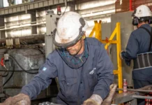 El sector privado perdió más empleos formales que el público