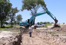 Juan Pablo Valdés dio la orden para el inicio de trabajos pluviales en canales y tuberías en el barrio Perichón de Capital