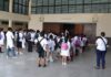 El Gobernador inaugura el ciclo lectivo en un colegio de Chavarría