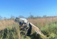 Se salvó de milagro tras despistar y destrozar su auto cerca de la Ruta 14