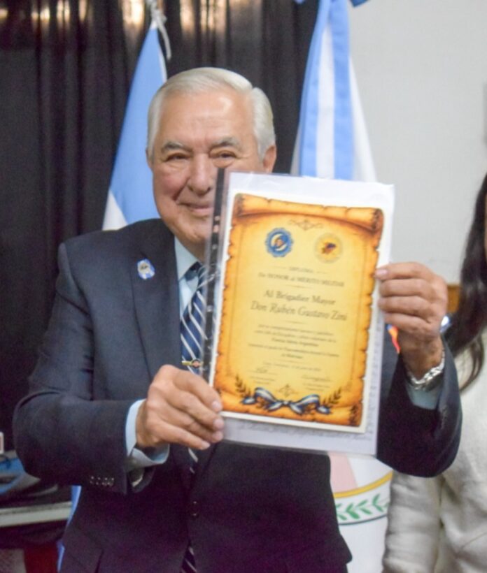 acto de reconocimiento al Brigadier Mayor Zini 2