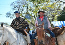 La fe volvió a unir a miles de peregrinos: Juan Pablo Valdés acompañó la tradicional caminata hacia la Basílica de Itatí