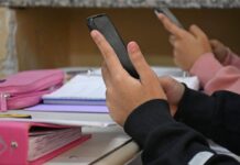 Corrientes: uno de cada dos chicos de 8 años ya cuenta con un celular propio