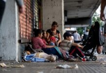 LA VESTIMENTA, LA PRINCIPAL PRIVACIÓN QUE AFECTA A NIÑOS Y ADOLESCENTES EN ARGENTINA