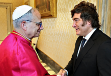 EL GOBIERNO EVALÚA DECLARAR ASUETO O FERIADO POR LA VISITA DEL PAPA LEÓN XIV