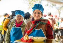 Llegó desde Virasoro a Paso de los Libres para preparar 550 porciones de guiso en el festival