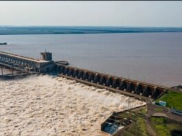 LA CRECIENTE DEL PARANÁ MANTIENE CERRADO EL PASO POR YACYRETÁ Y EL URUGUAY VUELVE A SUBIR